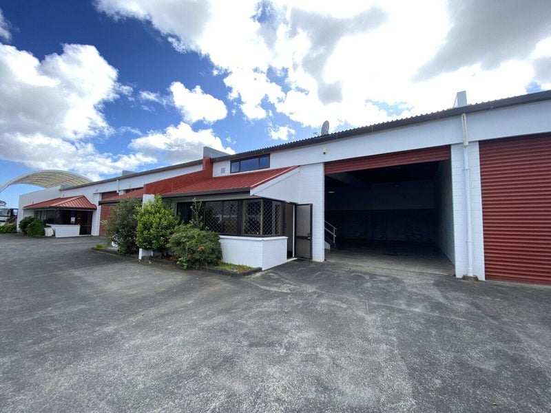 Image 1 of 6