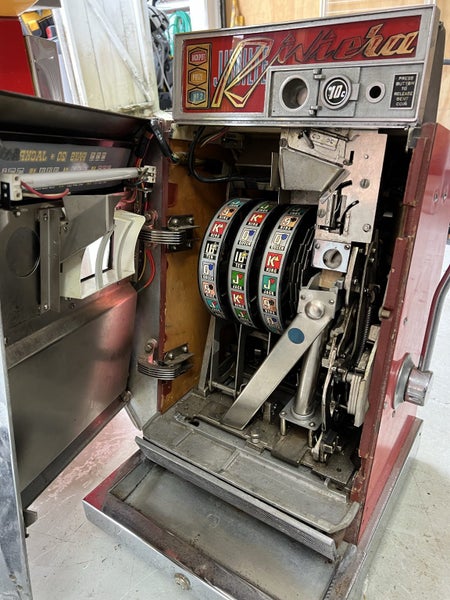 Old Slot Machine63933111531138113