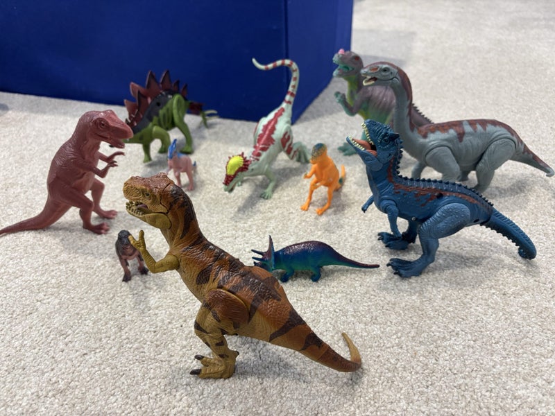 Toys to go ( dinosaurs And nerf guns) Carousel 1
