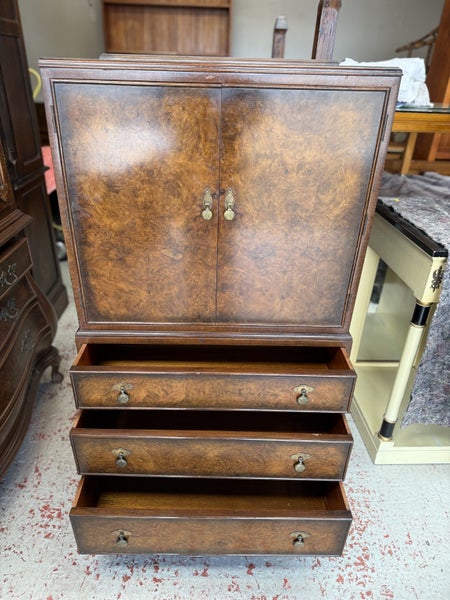 A Superb Book Matched Burr Walnut Cabinet Carousel 2