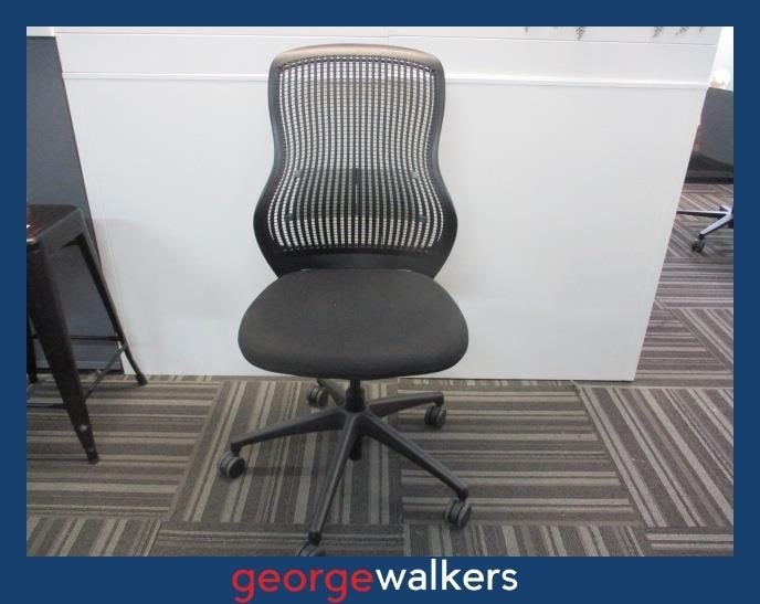 PR6207 DAMAGED Black Formway Belite Task Chair - ORIGINAL RRP $1300+ Carousel 1