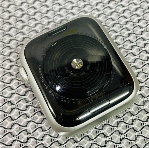 Apple Watch SE 44mm GPS Silver Aluminium Case Carousel 2