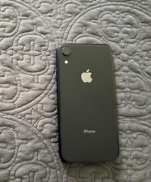 iPhone XR 64GB63865142214786111