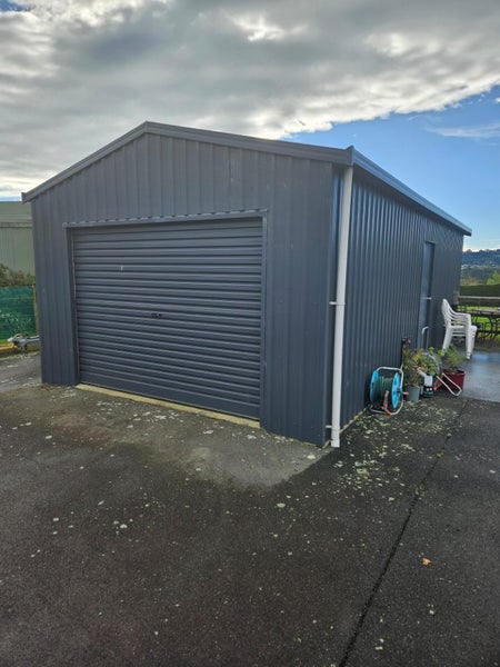 Garage63865348784898111