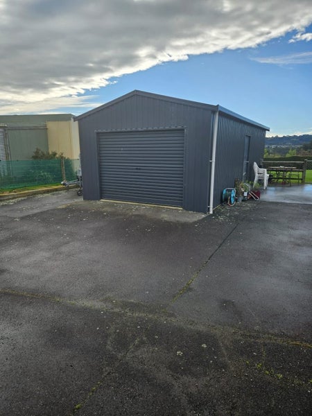 Garage63865348784898110