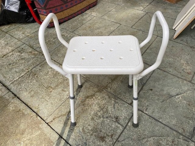 Shower Stool Seat w/ Armrests (Shower Chair) Carousel 1