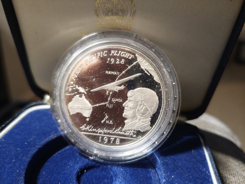 CHARLES KINGSFORD-SMITH, COMMEMORATIVE, FIRST TRANS-PACIFIC FLIGHT COIN Carousel 2