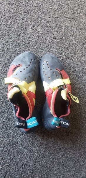 Climbing shoes Scarpa Furia S Carousel 2