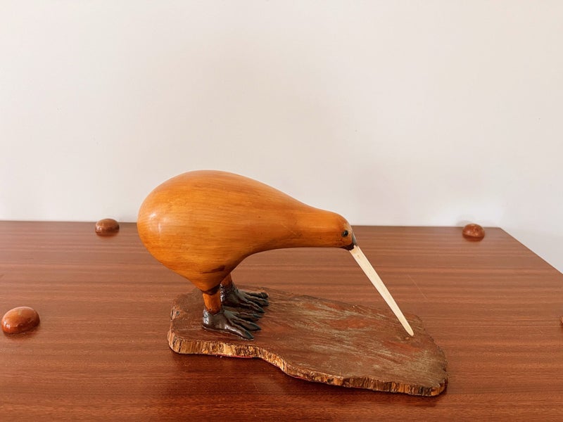 Vintage Retro Wooden Hand Carved Kiwi Ornament Carousel 1