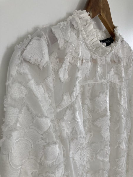 Decjuba top size 8 Carousel 2