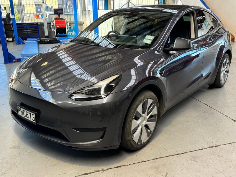 2022 Tesla Model Y Rear Wheel Drive63874268459523110