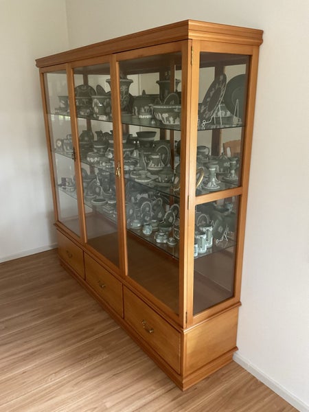 Kauri display cabinet (cabinet only)63874378776577111