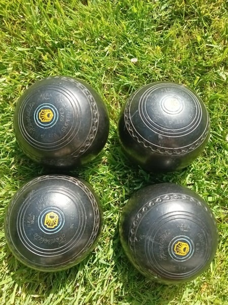 Henselite Super-Grip Size 3 lawn bowls Carousel 1