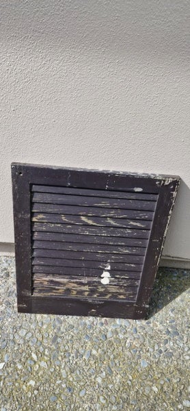 Cedar Shutter Carousel 1