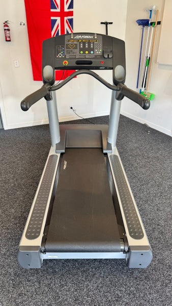 LifeFitness Integrity Series Treadmill (CLST)63875673608834112