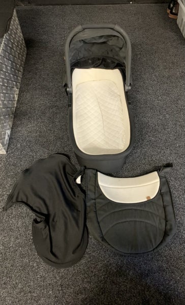 Edwards and Co Olive Pram Bundle63975907154561114