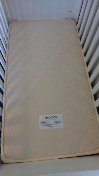 Mocka cot and mattress63876006490113112