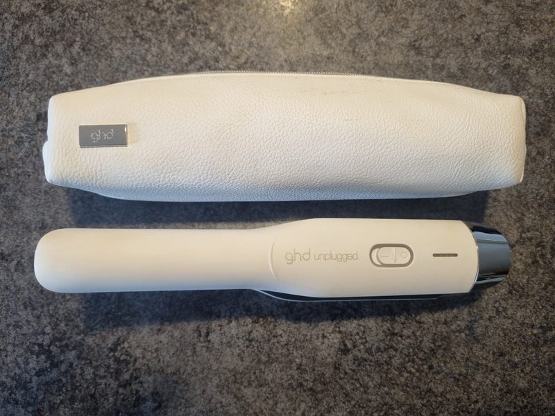 GHD Unplugged WHITE Carousel 1