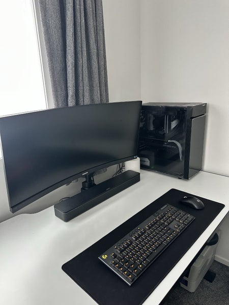 Powerful Gaming PC Setup64142328920451110