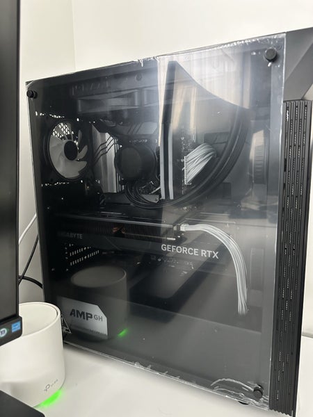 Powerful Gaming PC Setup64142328920451111