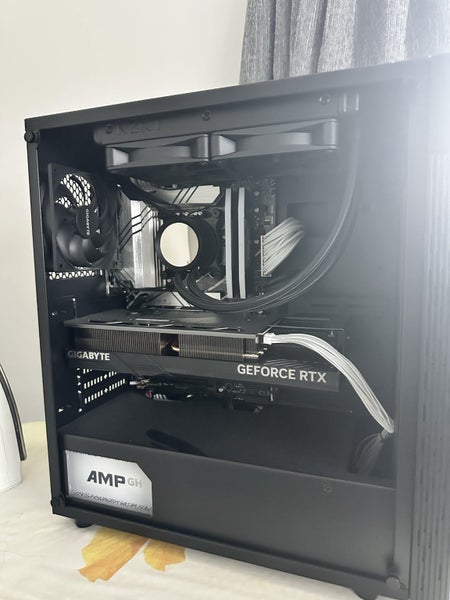Powerful Gaming PC Setup64142328920451113