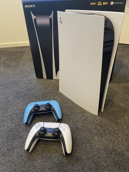 PS5 Console + 2 controllers ( original receipt ) Carousel 2