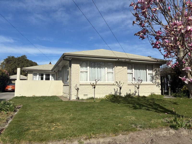 Vintage, Modernised 3-Bedroom Home Carousel 1
