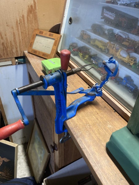 Pefra- vintage potato + fruit peeling machine Carousel 1