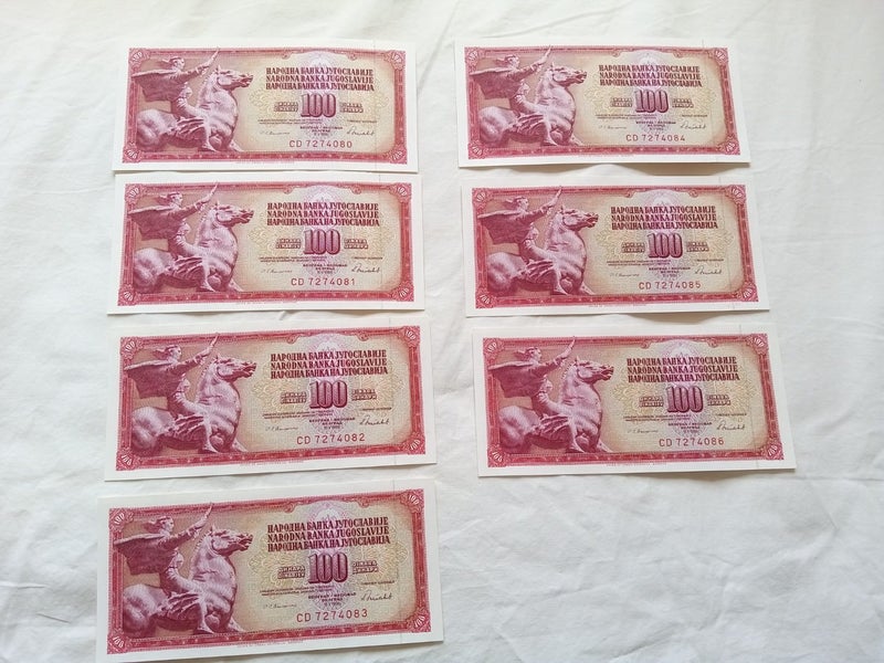Yugoslavia, 7 x sequential 100 Dinara banknotes, 1986 in Mint condition Carousel 1