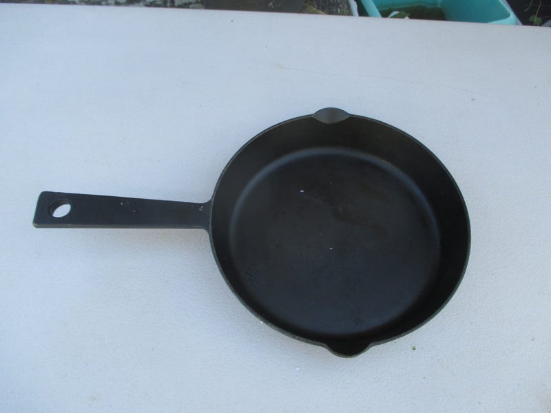 CAPITAL KITCHEN CAST IRON FRYING PAN, INDUCTION , ELECTRIC ,CERAMIC Carousel 1