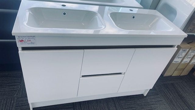 1200 Astra Floor Standing in Snow White with China Double Basin Carousel 1