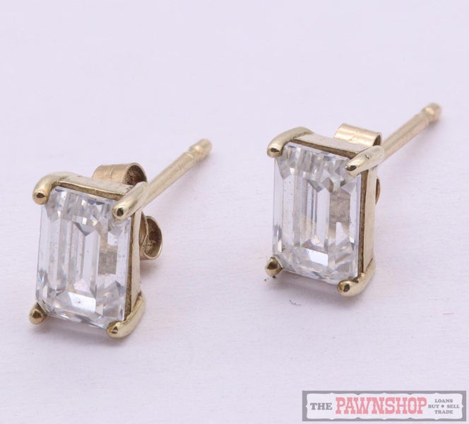 9ct Yellow Gold Cubic Zirconia Emerald-Cut Studs ~ 1.10 grams! Carousel 2