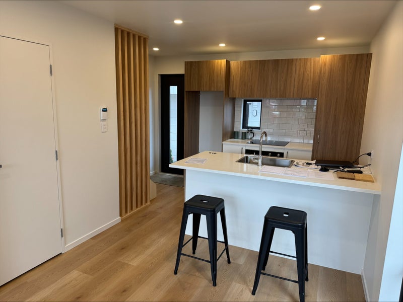 Image 2 of 11