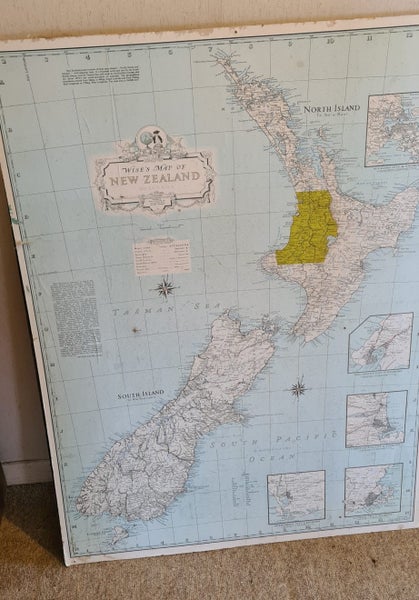 Vintage Mounted New Zealand Map Carousel 1