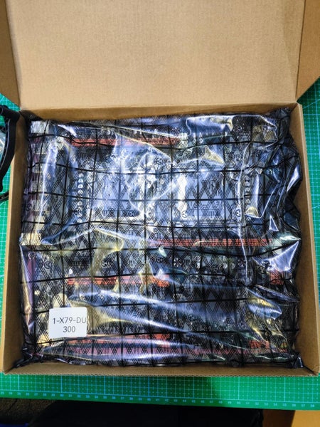 X79 Dual CPU Motherboard LGA2011 DDR3 ECC any E5 and V2 Carousel 4