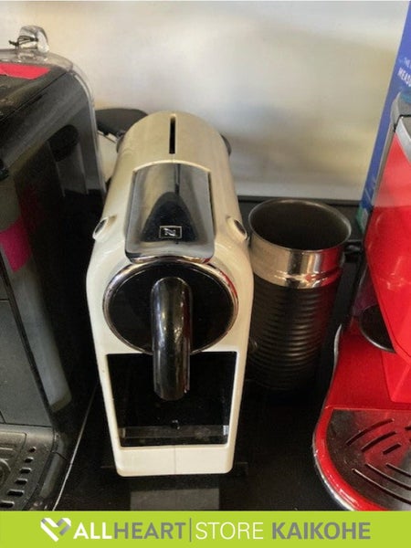 Nespresso Coffee Machine- Refurbished Carousel 1