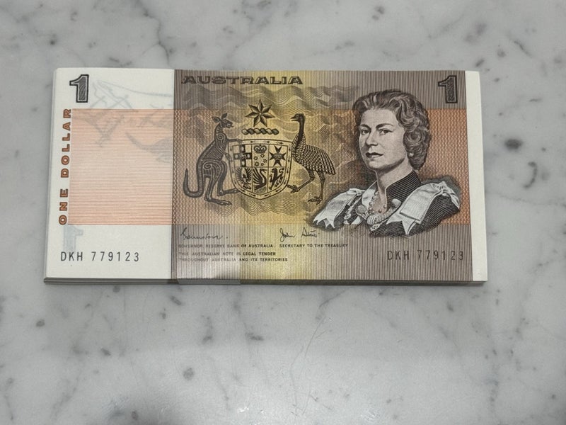 $1 Australia Bundle of 100 Notes Extreme Fine Carousel 1