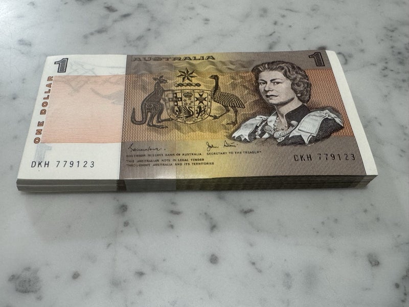$1 Australia Bundle of 100 Notes Extreme Fine Carousel 2