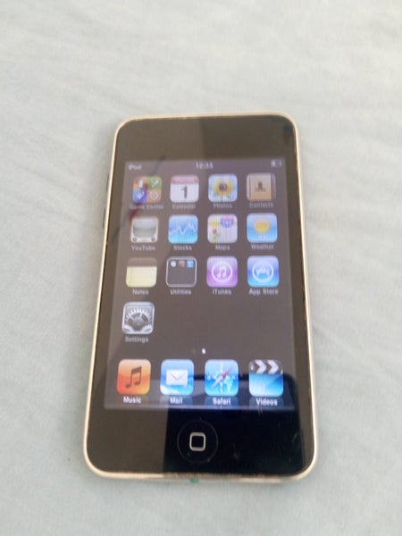 Apple iPod Touch 2nd Gen 8GB with original charger and cable! Carousel 1
