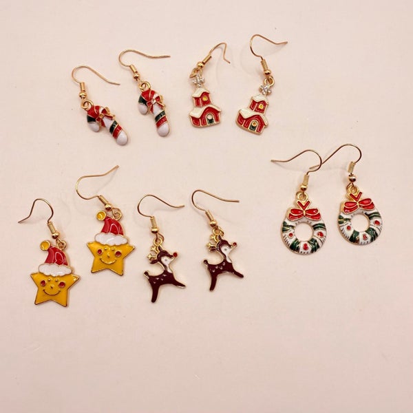 5x Pairs Christmas-Themed Dangle Earrings Carousel 1