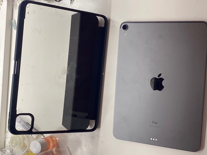 iPad Pro 11" ! ( 2018 model gen 1 )63893035521411114