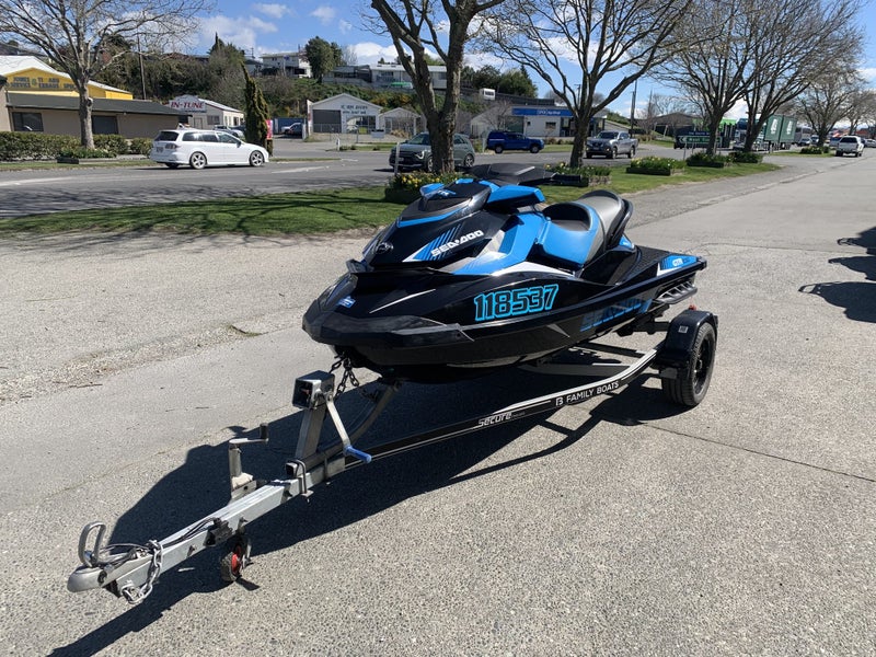 2017 Sea-Doo GTR 230 Tidy Supercharged63895026953859113