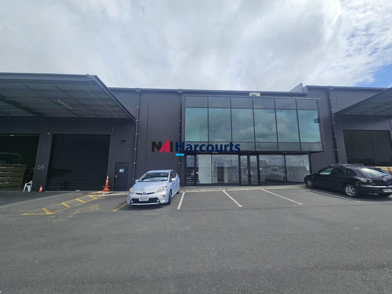 Image 1 of 7