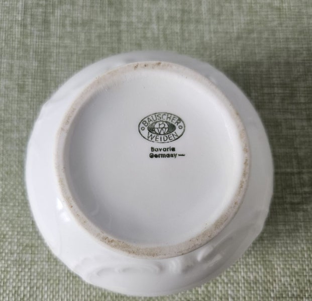 WHITE SELF EMBOSSED SUGAR BOWL, BAUSCHER WEIDEN DESIGN, 6CM MOUTH, 9CM HEIGHTS,64524996203395112