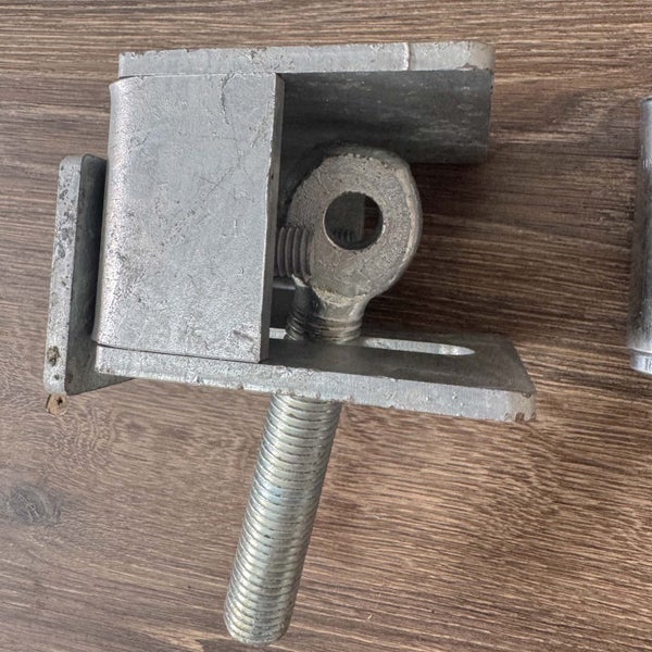 Roller Shutter Lockdown with Removable Anchor | RDF Shutter Door Protection Carousel 16