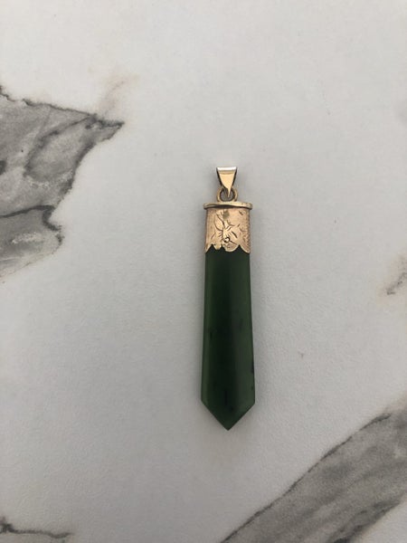 Gold with Greenstone/Pounamu Necklace Carousel 1