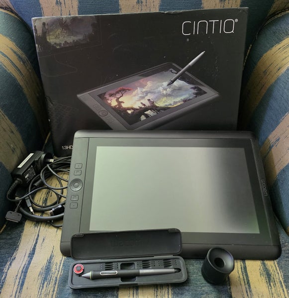 Wacom CintiQ 13HD Creative Pen Display (Drawing Tablet) Carousel 1