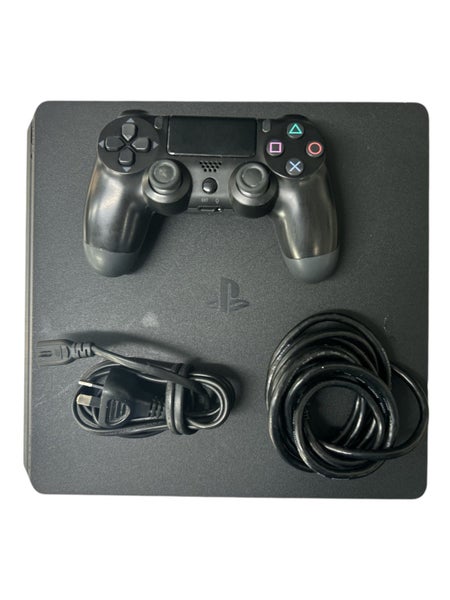 PLAYSTATION 4 1TB + CONTROLLER Carousel 3