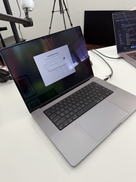$1 Reserve! 16” M1 MacBook Pro 32GBi Memory 500GB Storage 202163896642055809111