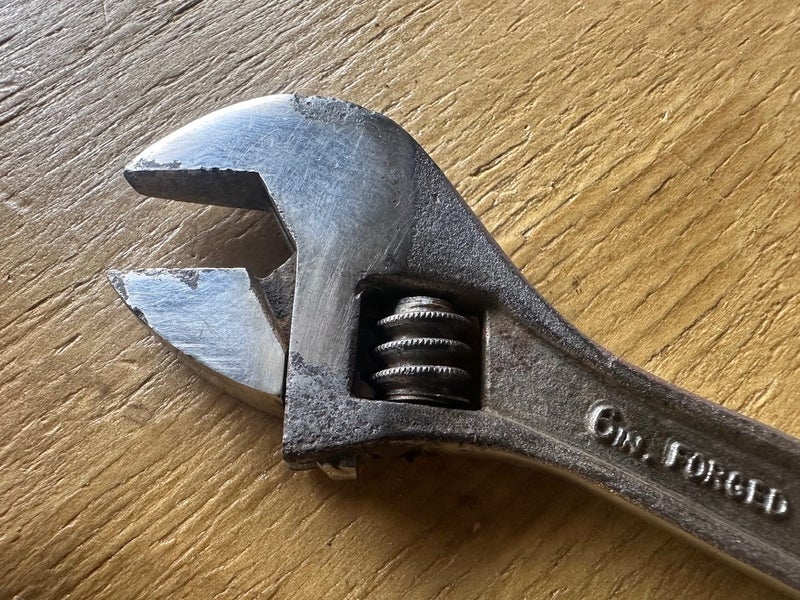 Sidchrome crescent/shifter 6inch Carousel 2